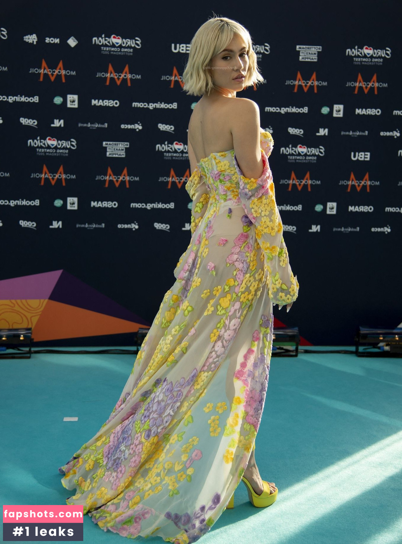 Elena Tsagrinou gallery photo #8