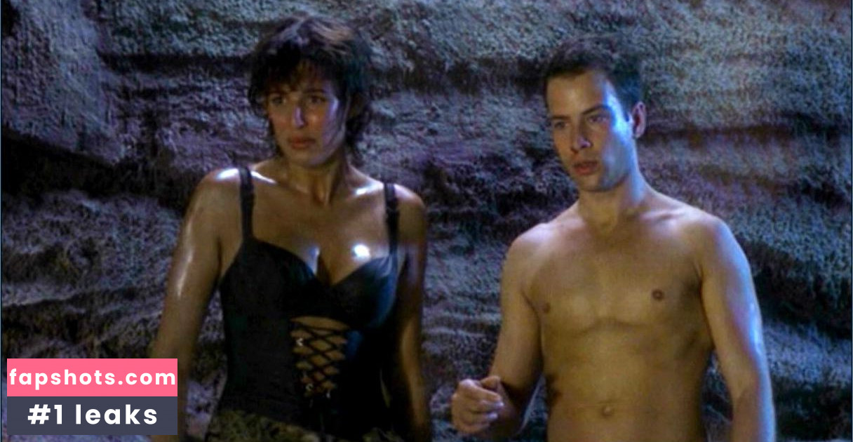 Elena Uhlig gallery photo #2