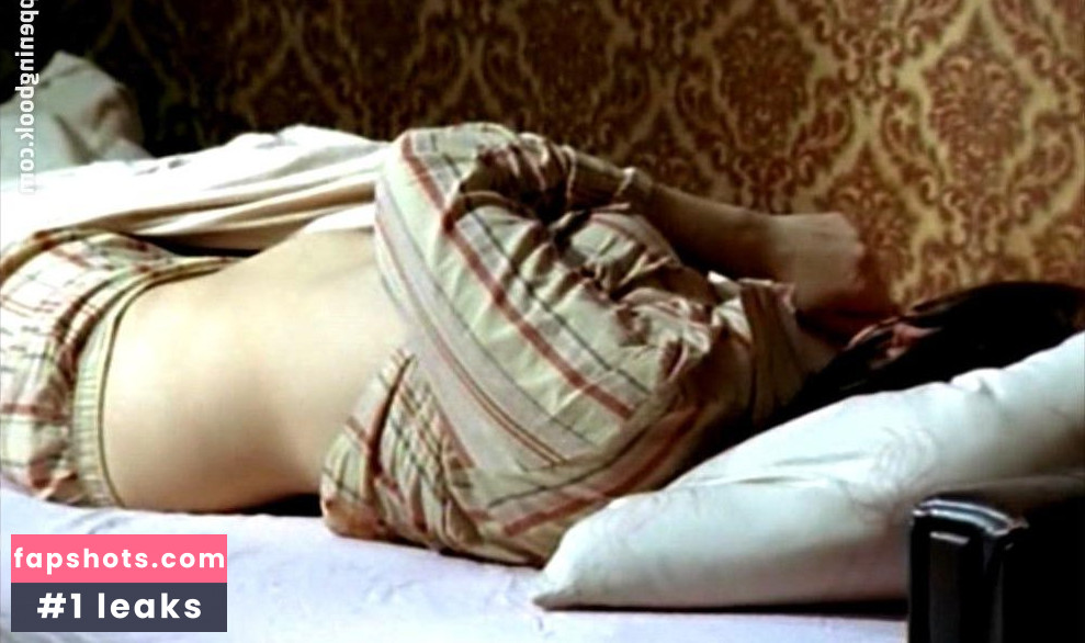 Elena Uhlig gallery photo #11