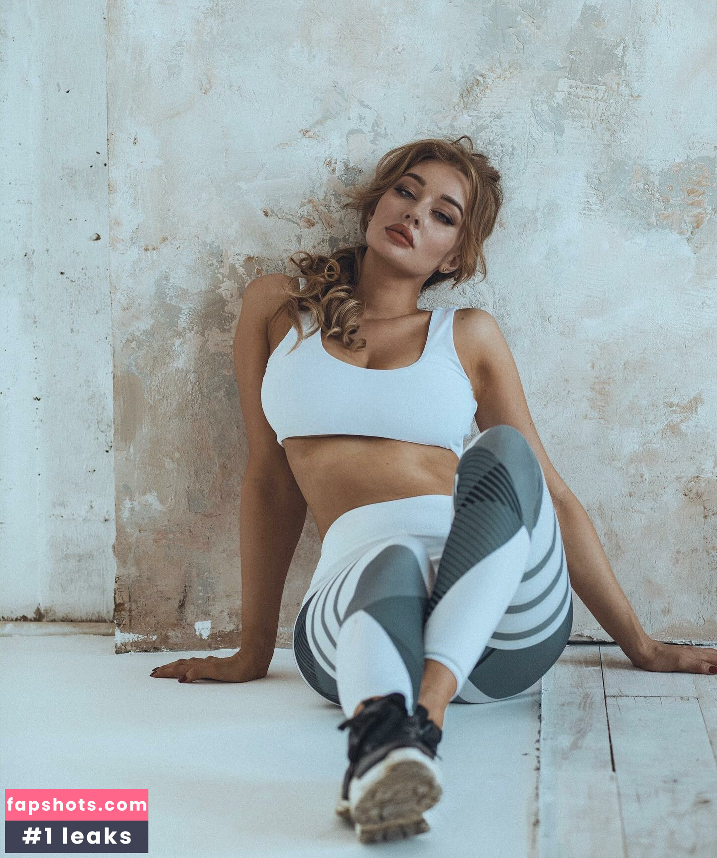 Elena Veyron Filtración Desnuda OnlyFans Foto #8 - Fapshots