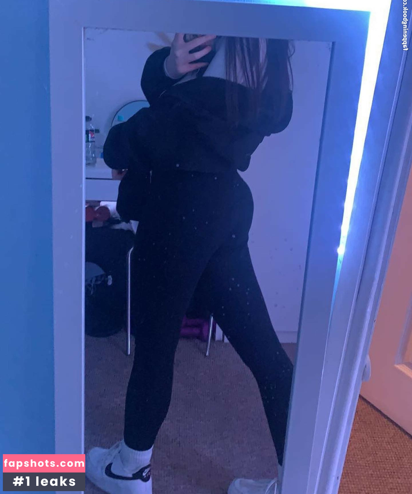 Eleri Evans gallery photo #26