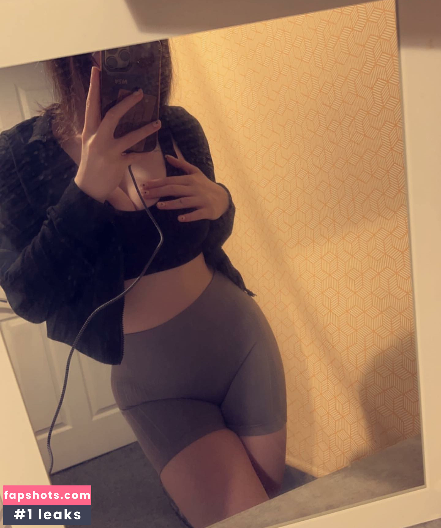 Eleri Evans gallery photo #30