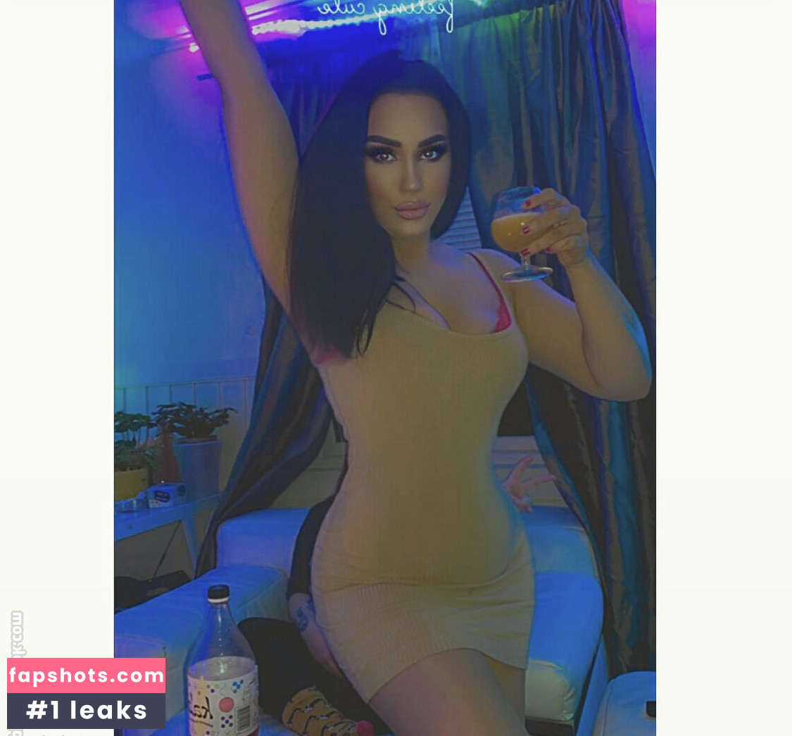 elidaav gallery photo #3