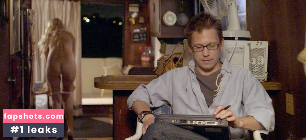 Elika Portnoy gallery photo #5