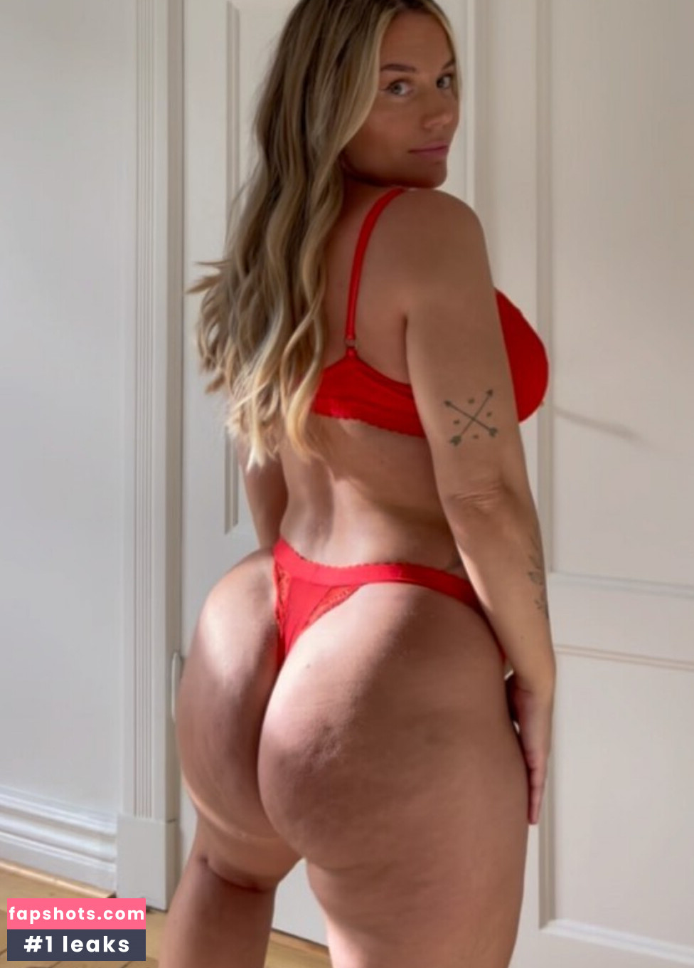 Elin Hedstrom gallery photo #45