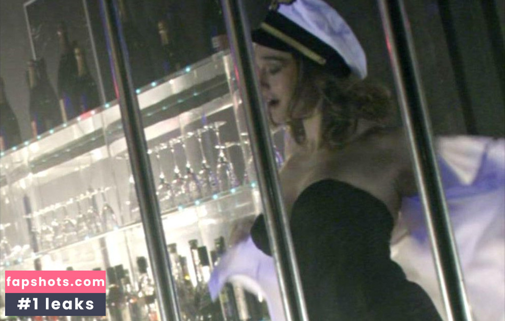 Elina Löwensohn gallery photo #29