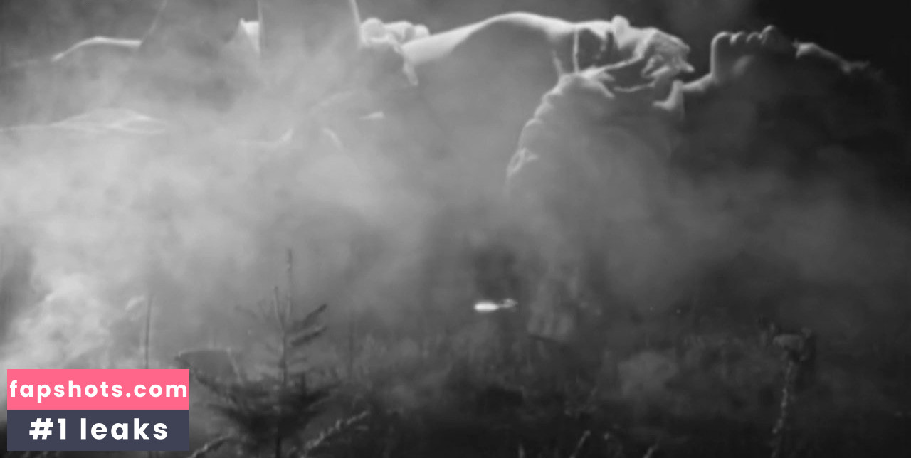 Elina Löwensohn gallery photo #10