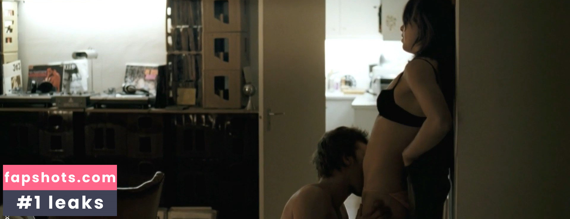 Eline Kuppens nude babe gallery