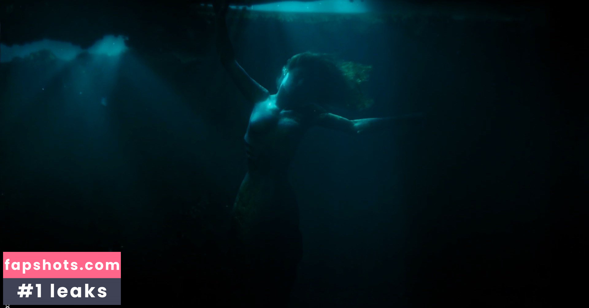 Eline Powell gallery photo #23