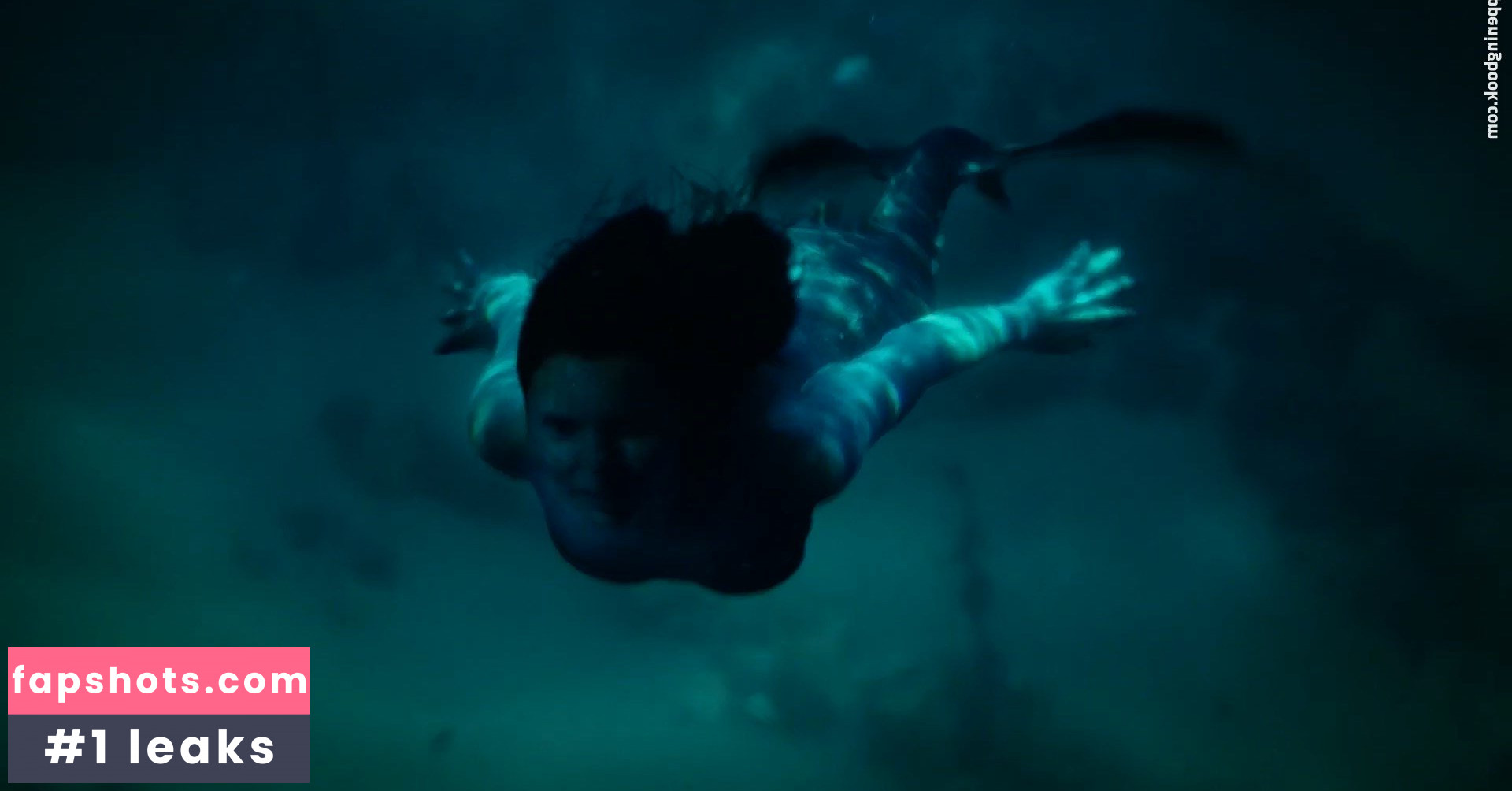 Eline Powell gallery photo #24