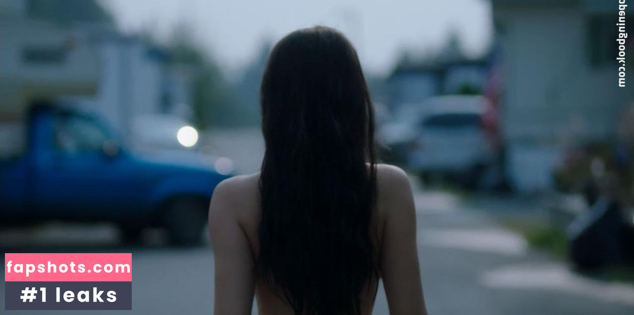 Eline Powell gallery photo #29