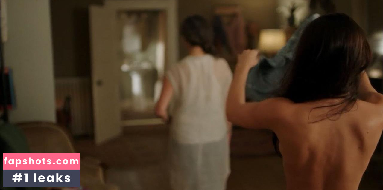 Eline Powell gallery photo #37