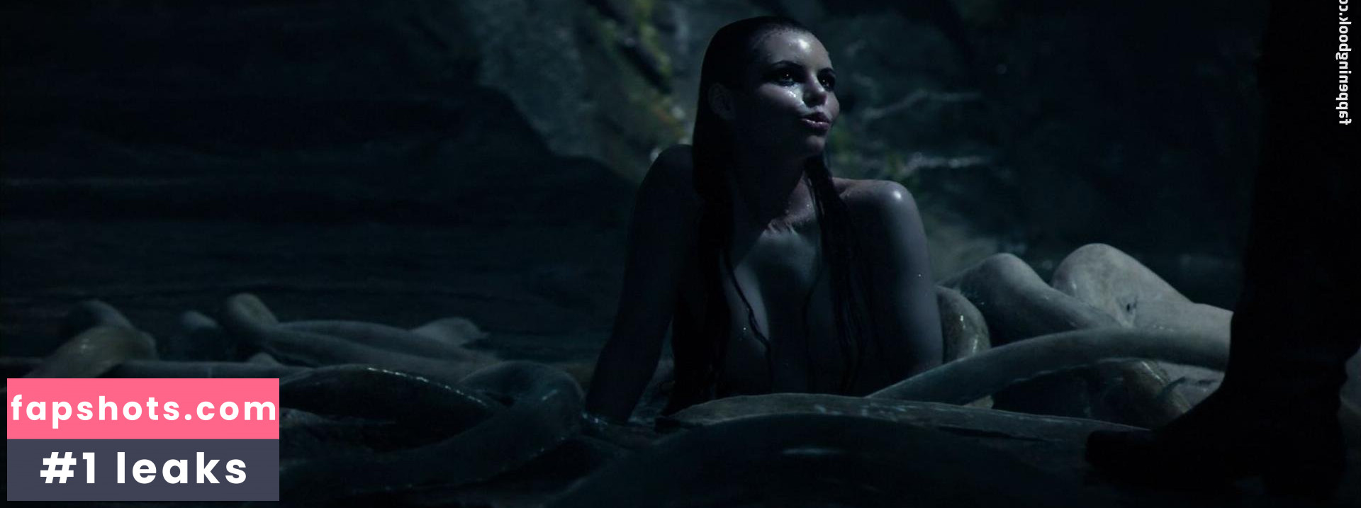 Eline Powell gallery photo #39