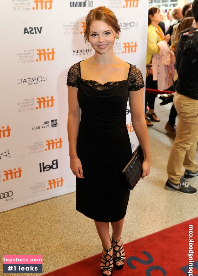 Eline Powell gallery photo #5