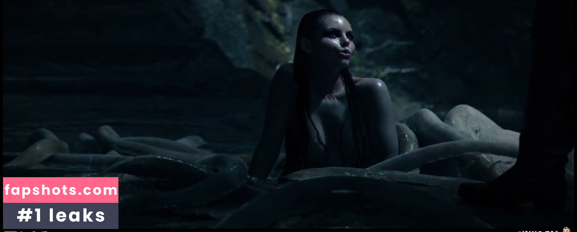 Eline Powell gallery photo #52