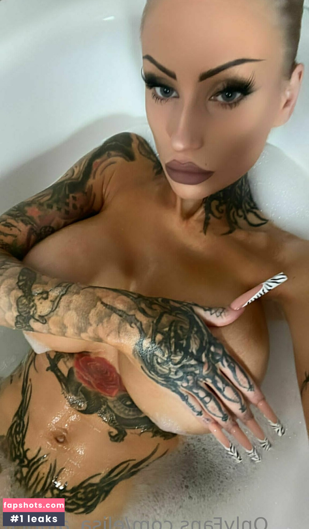 Elisa Albrich gallery photo #10