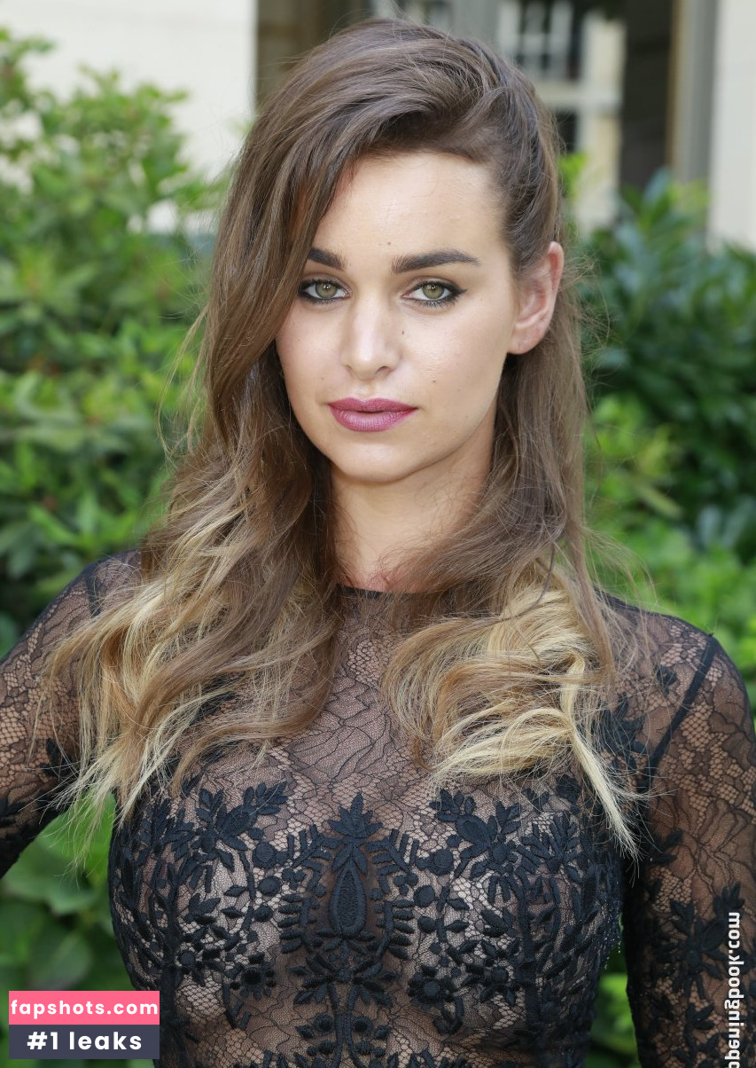 Elisa Bachir Bey gallery photo #6