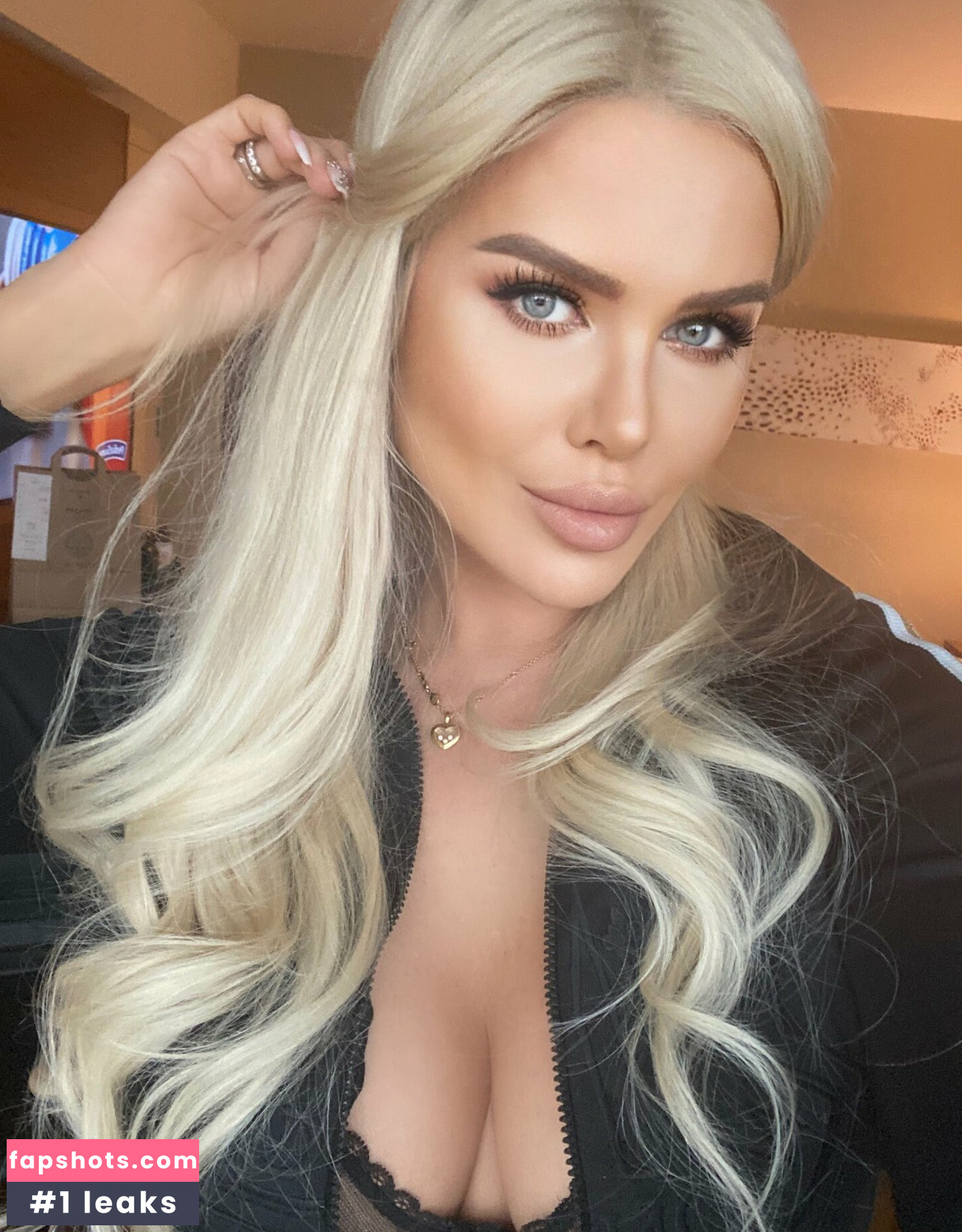 Elisa Bethann gallery photo #16