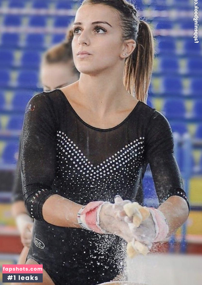 Elisa Meneghini gallery photo #14