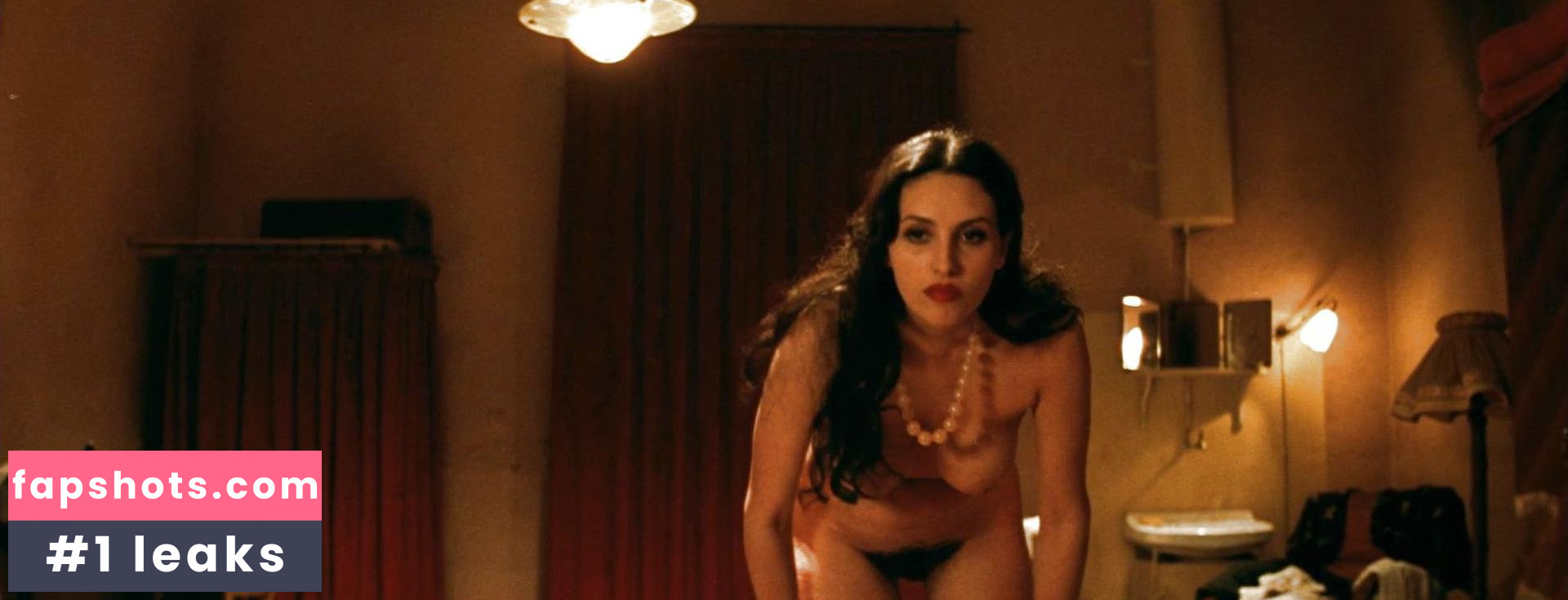 Elisa Morucci gallery photo #3