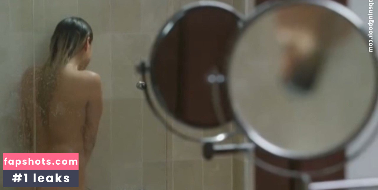 Elisa Mouliaá gallery photo #12