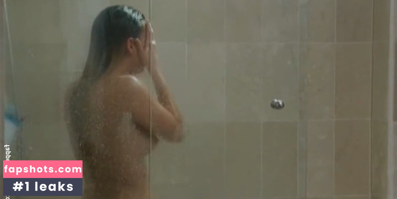 Elisa Mouliaá gallery photo #14