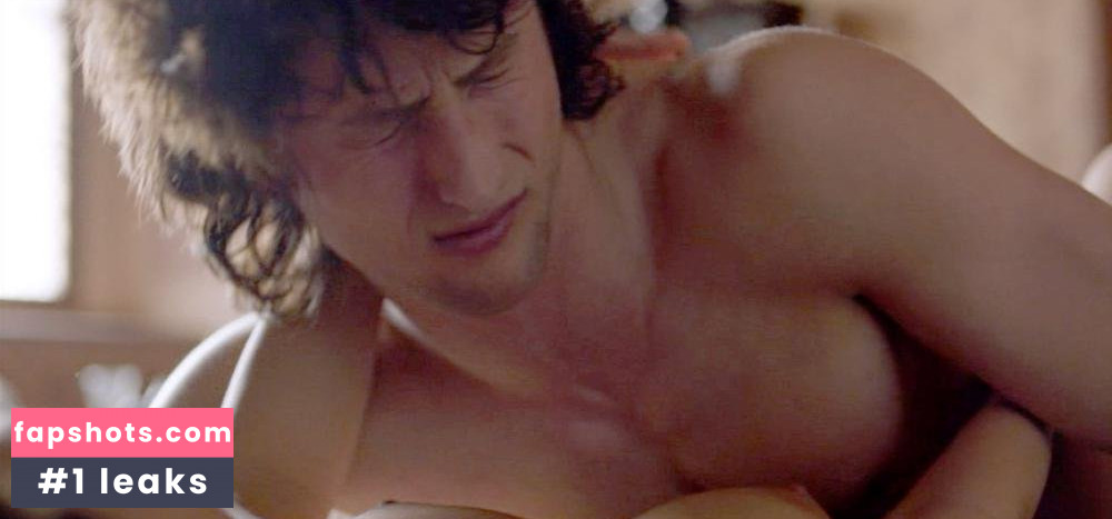 Elisa Mouliaá gallery photo #23