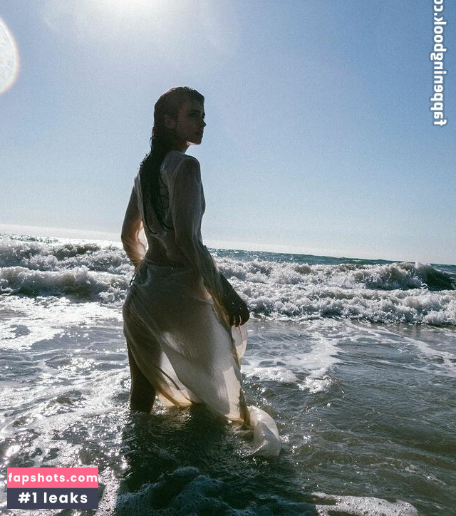 Elisa & Renne Herbert Twins gallery photo #19