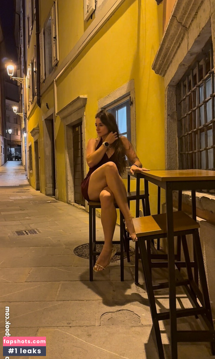 Elisa Santinon gallery photo #9