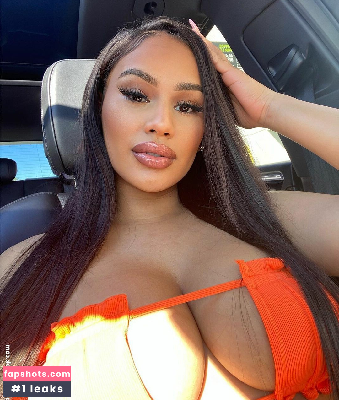 Elisa Saraii gallery photo #3