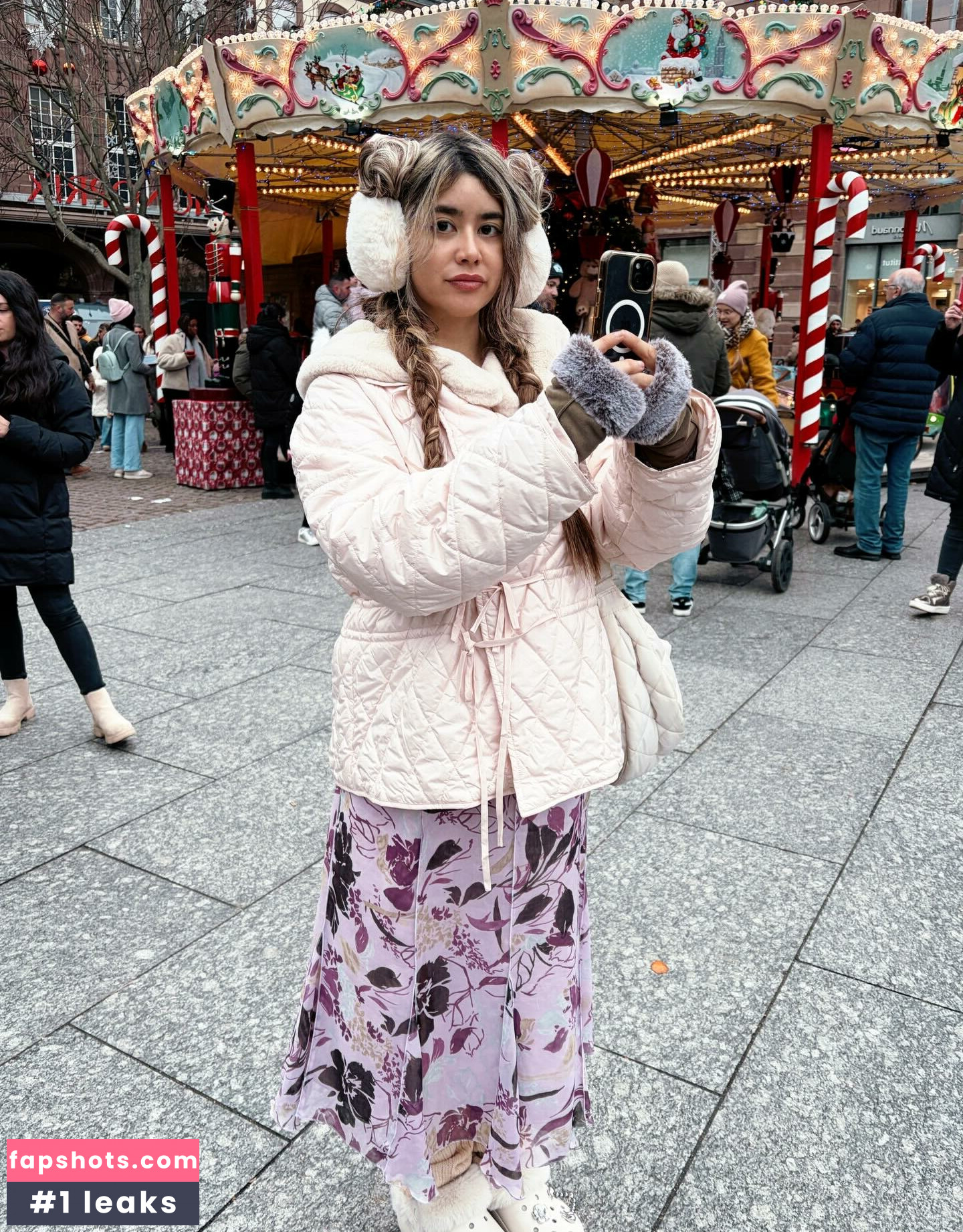 Elise ASMR gallery photo #14