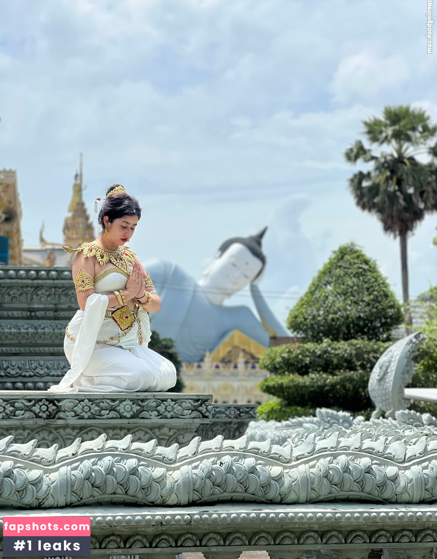 Elise ASMR gallery photo #28