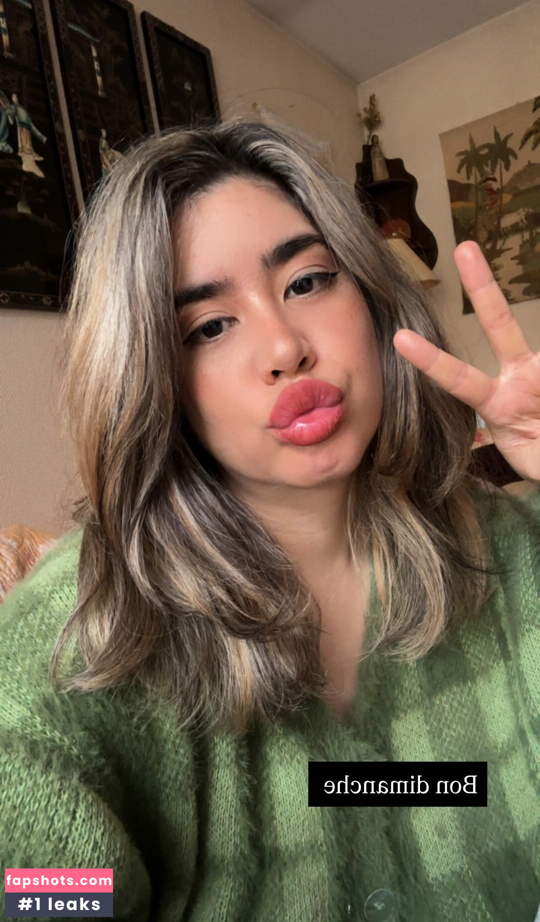 Elise ASMR gallery photo #9