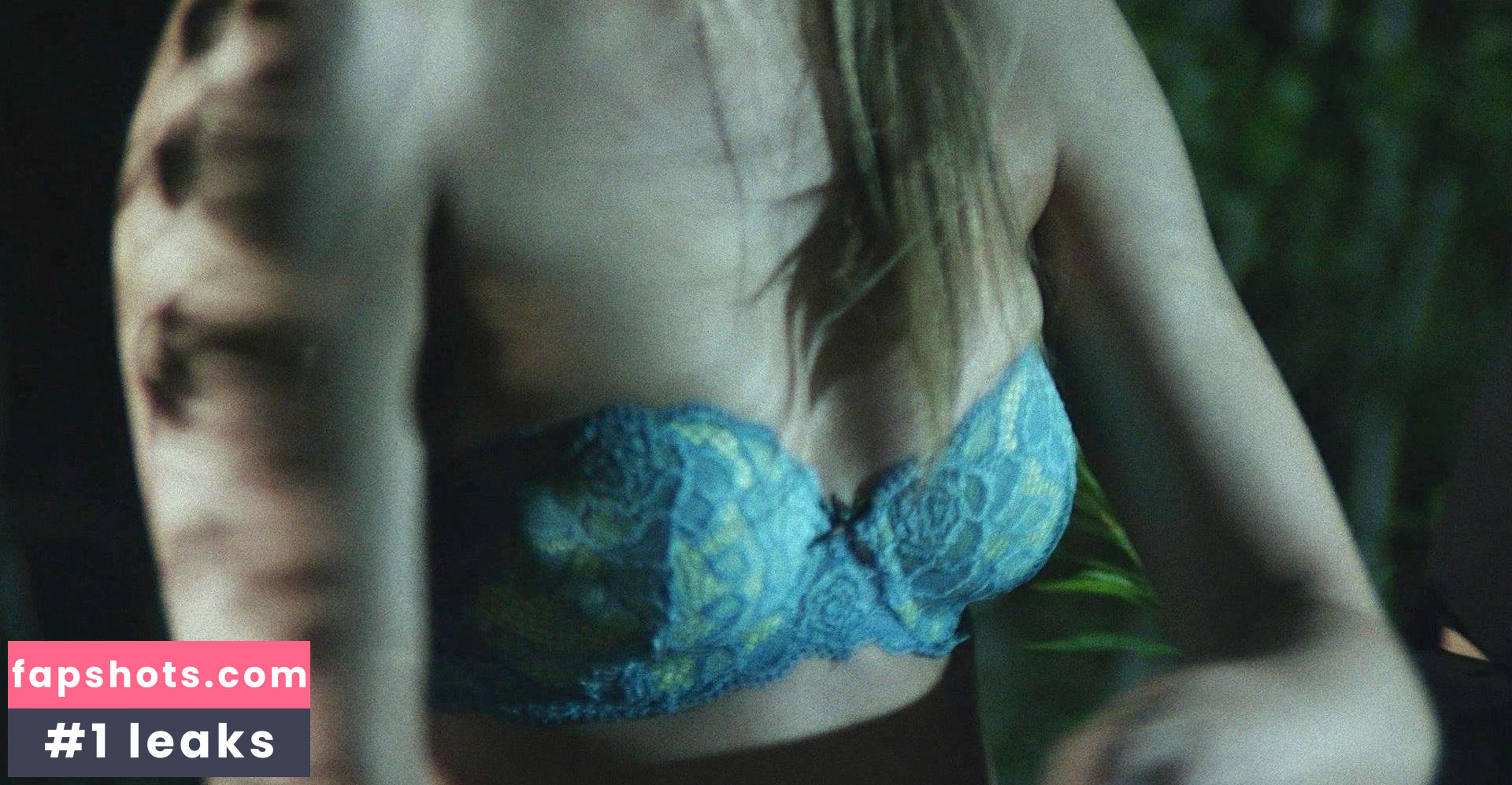 Elise Gatien gallery photo #7