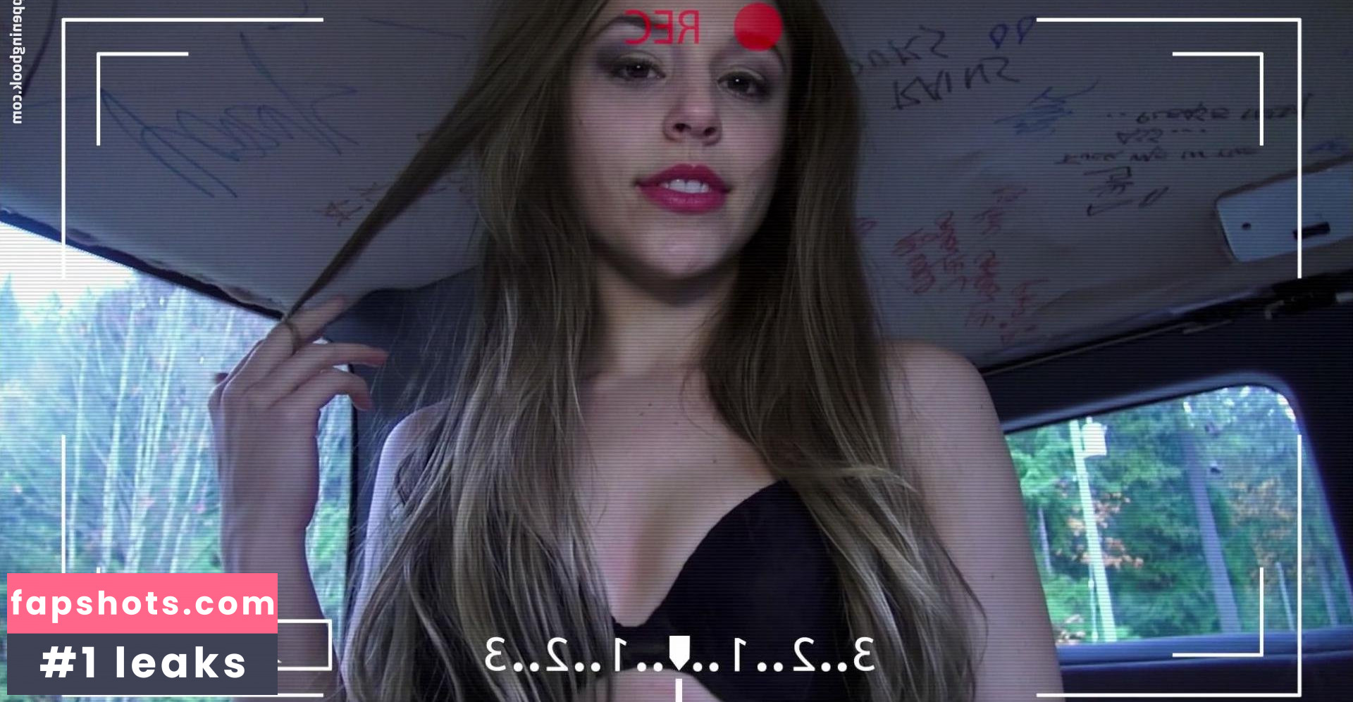 Elise Gatien gallery photo #10