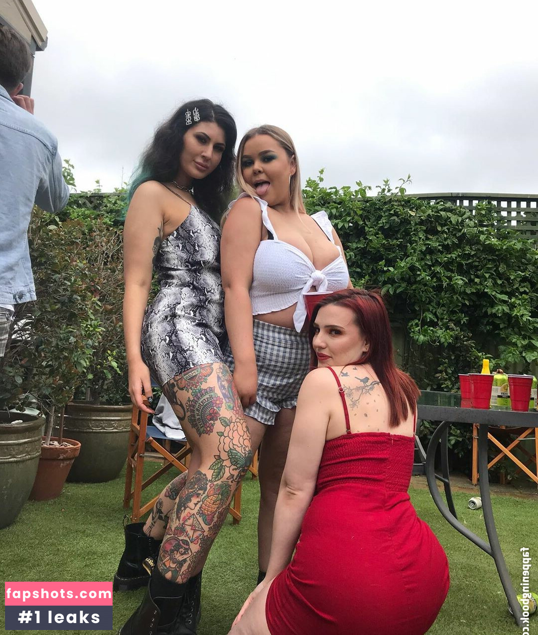 Elise gallery photo #6