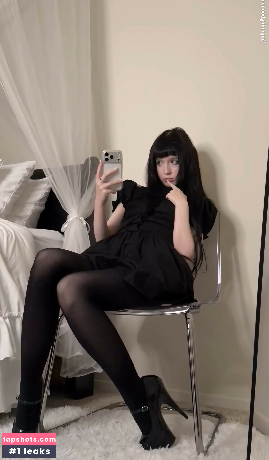 EliseRenee gallery photo #4