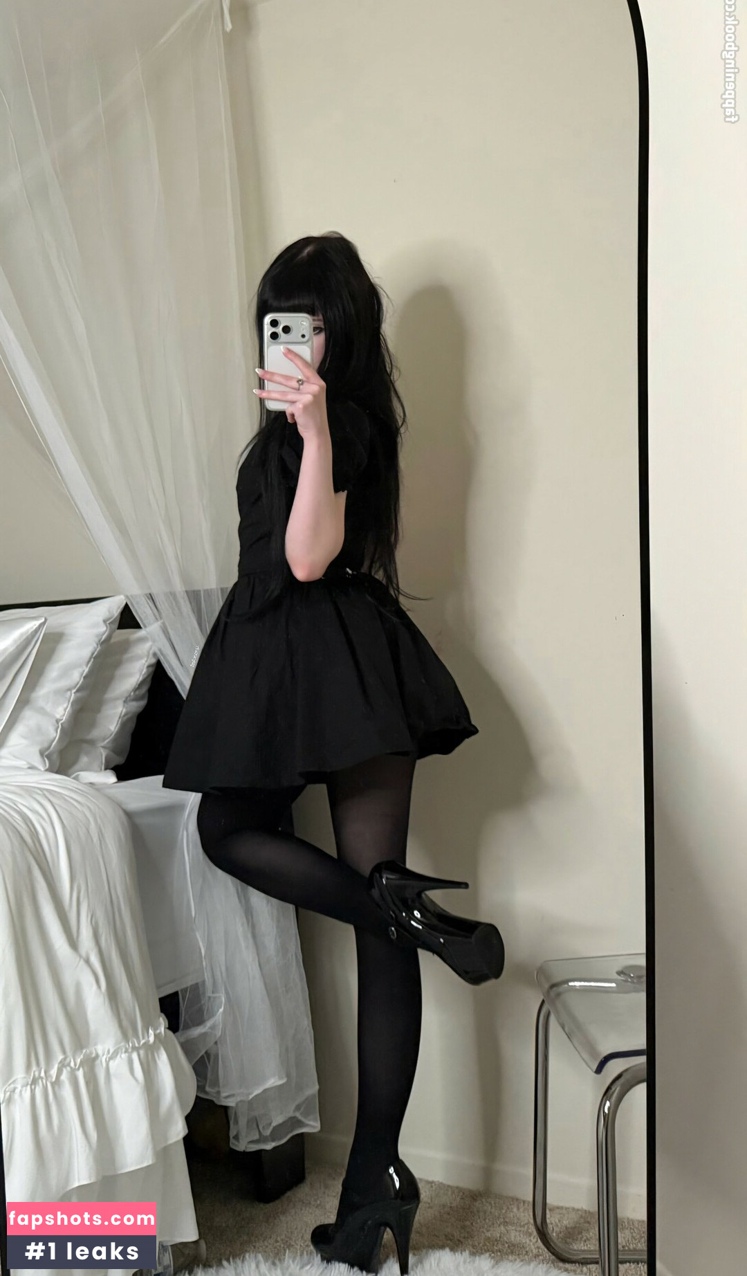 EliseRenee gallery photo #5