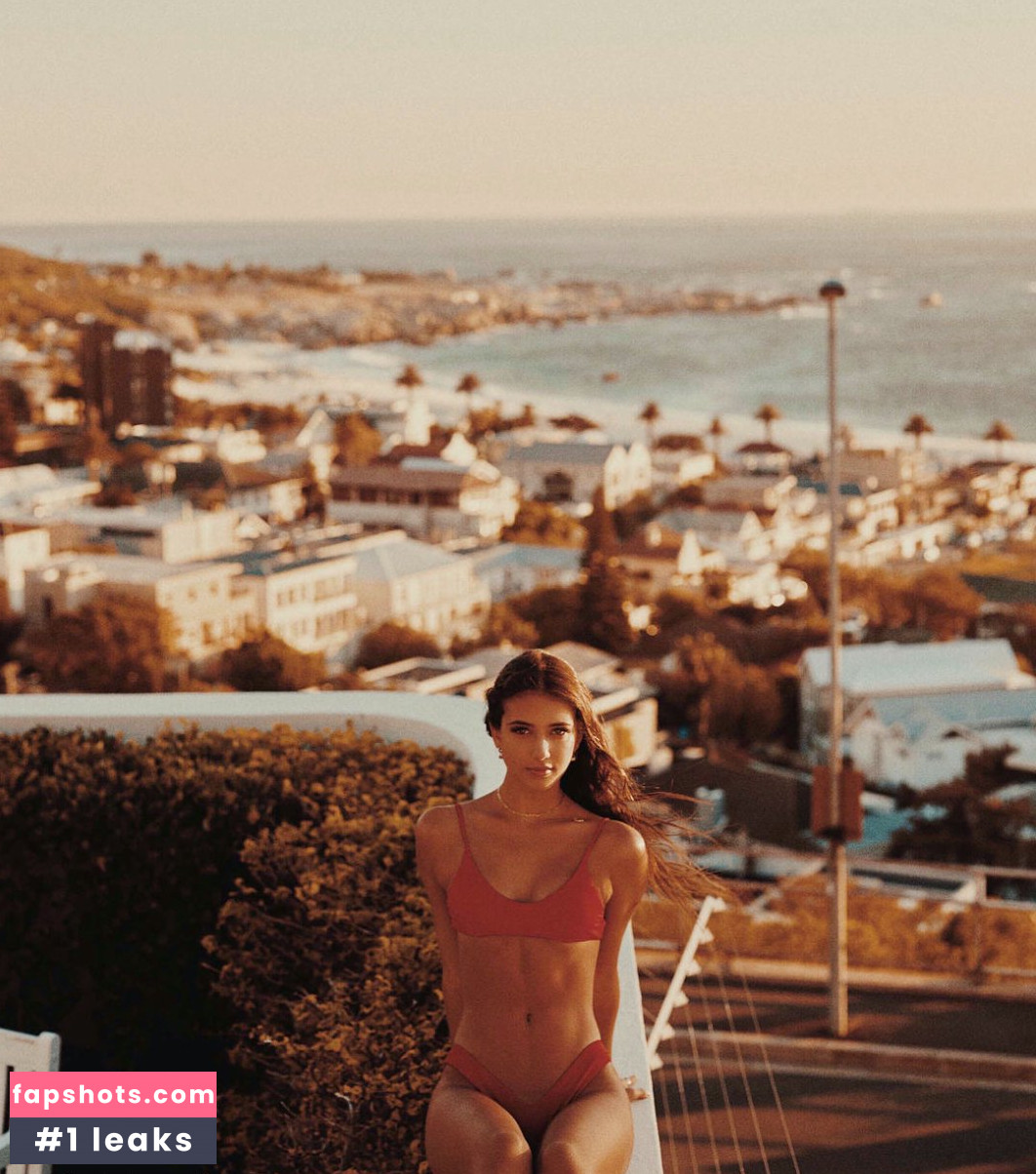 Elisha Herbert gallery photo #104