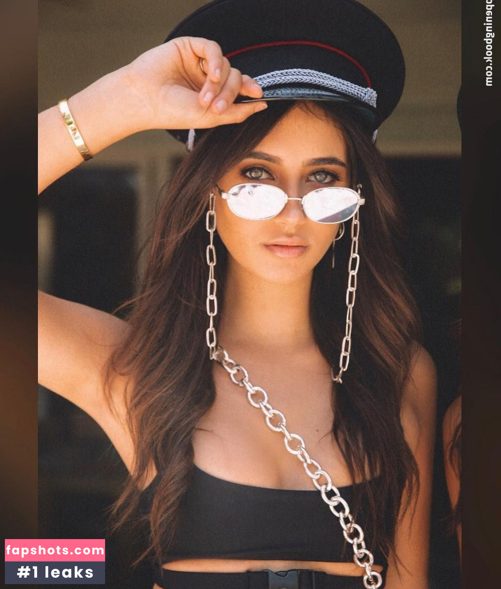 Elisha Herbert gallery photo #39