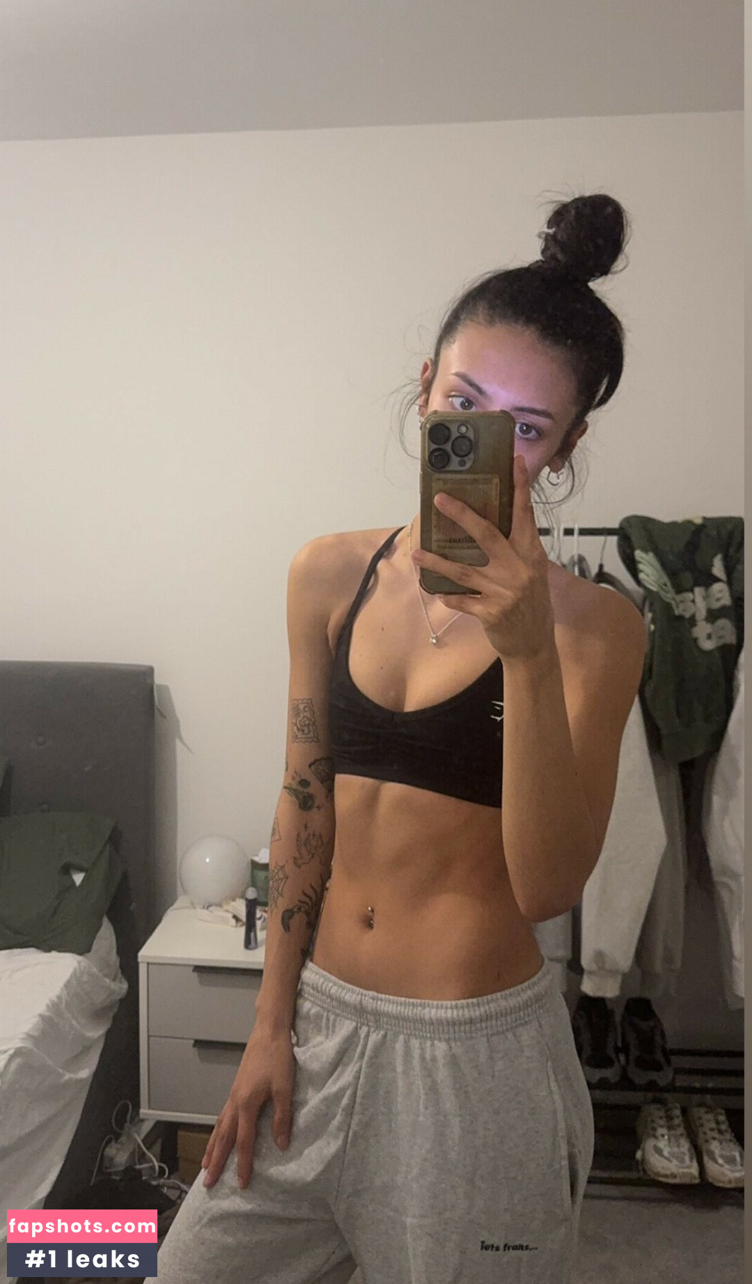 Elisha Walbyoff gallery photo #2