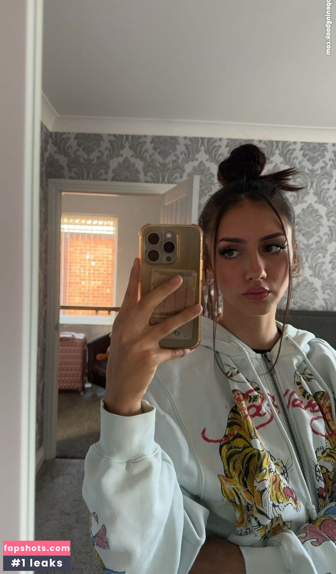 Elisha Walbyoff gallery photo #23