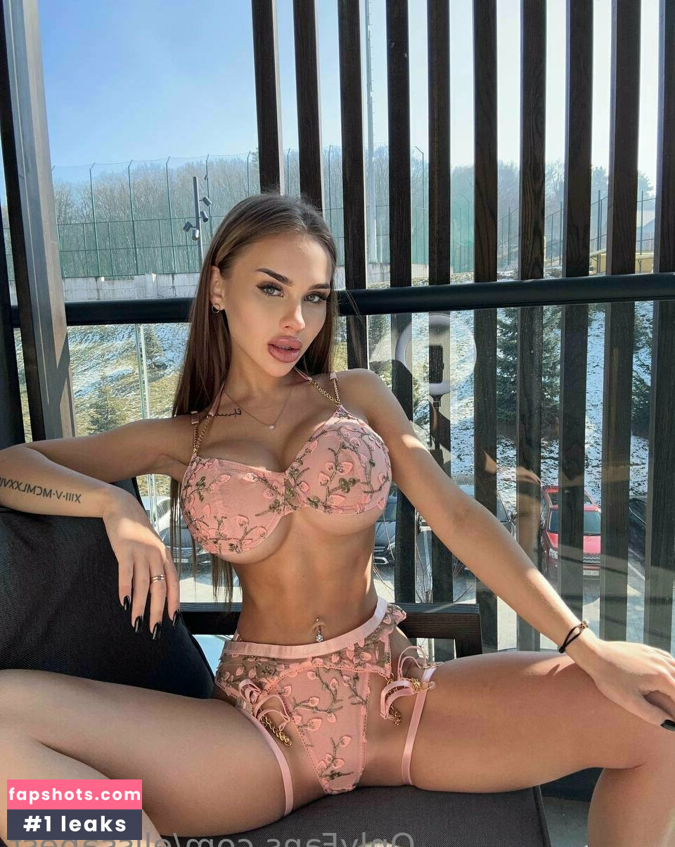 Elissabest nude babe gallery