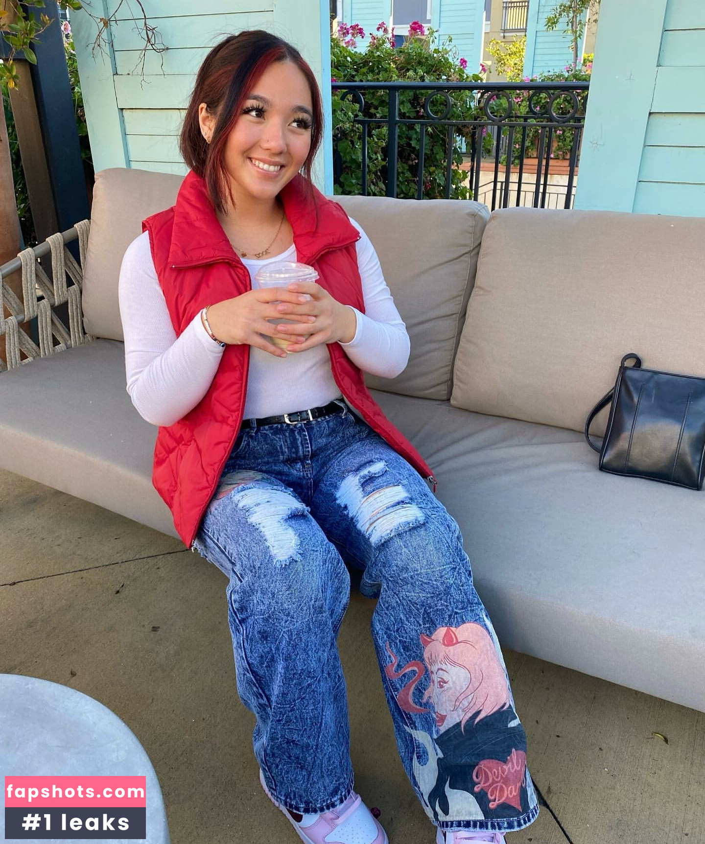 Eliza Chau gallery photo #18