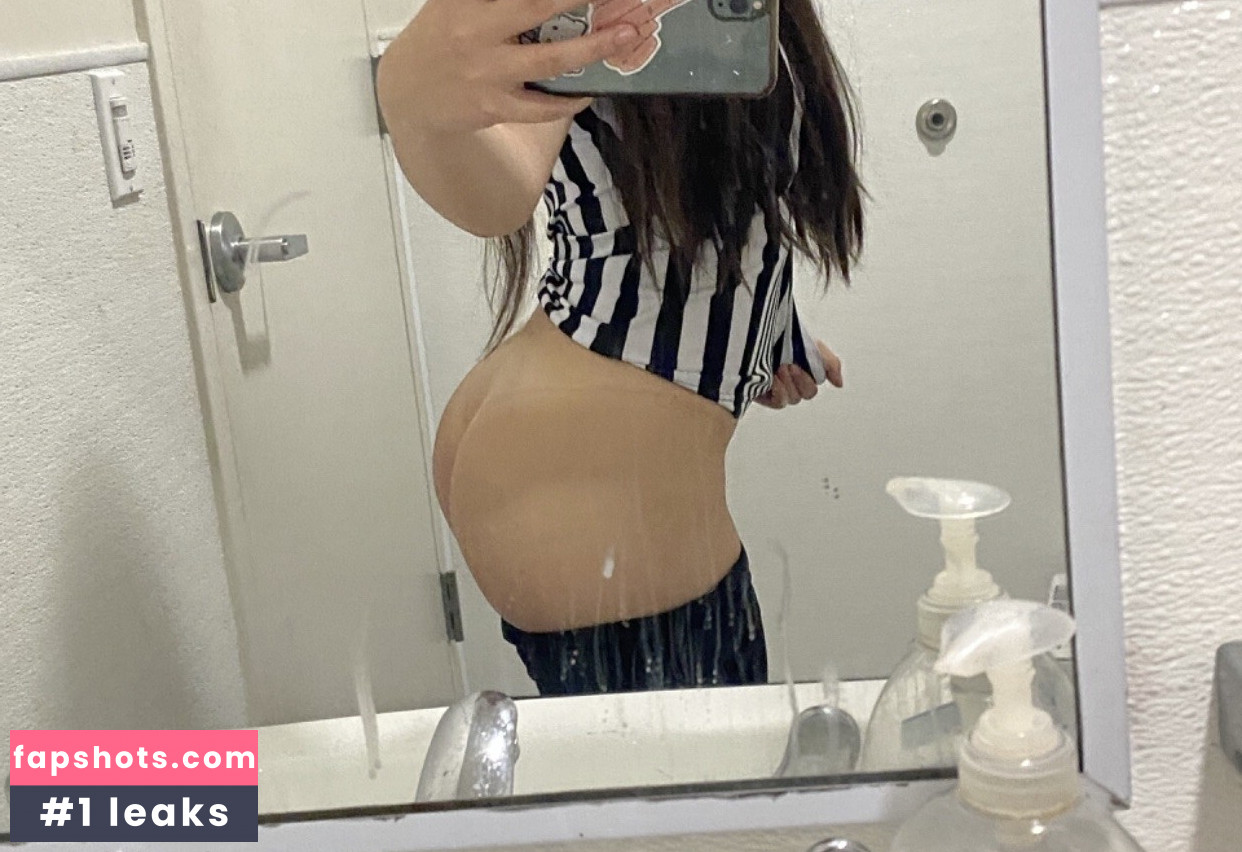 Eliza Chau gallery photo #28