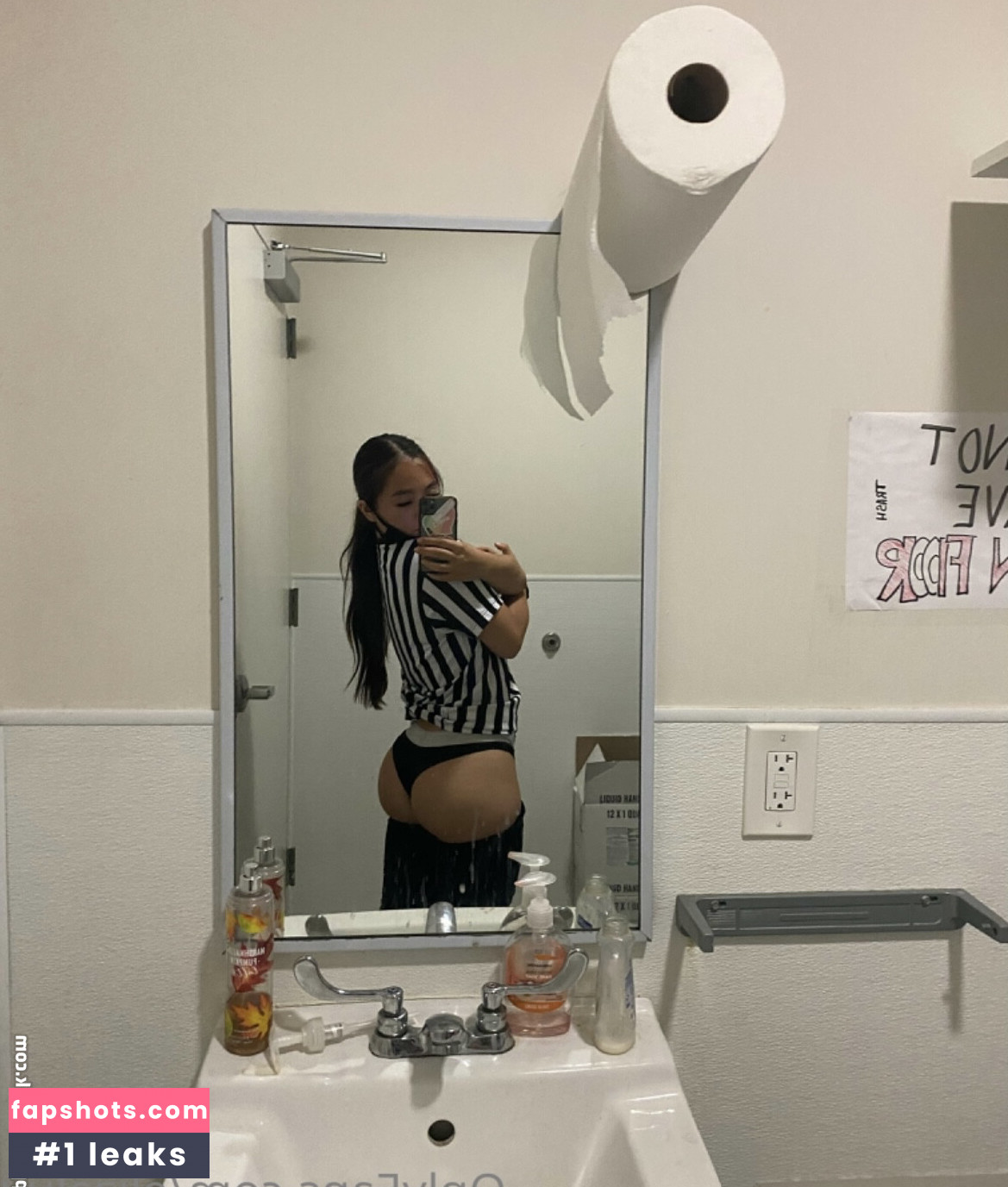 Eliza Chau gallery photo #35