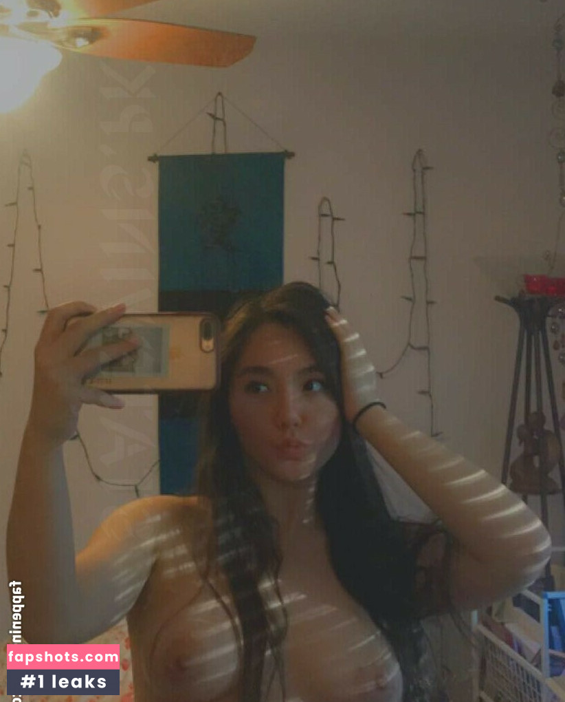 Eliza Chau gallery photo #40