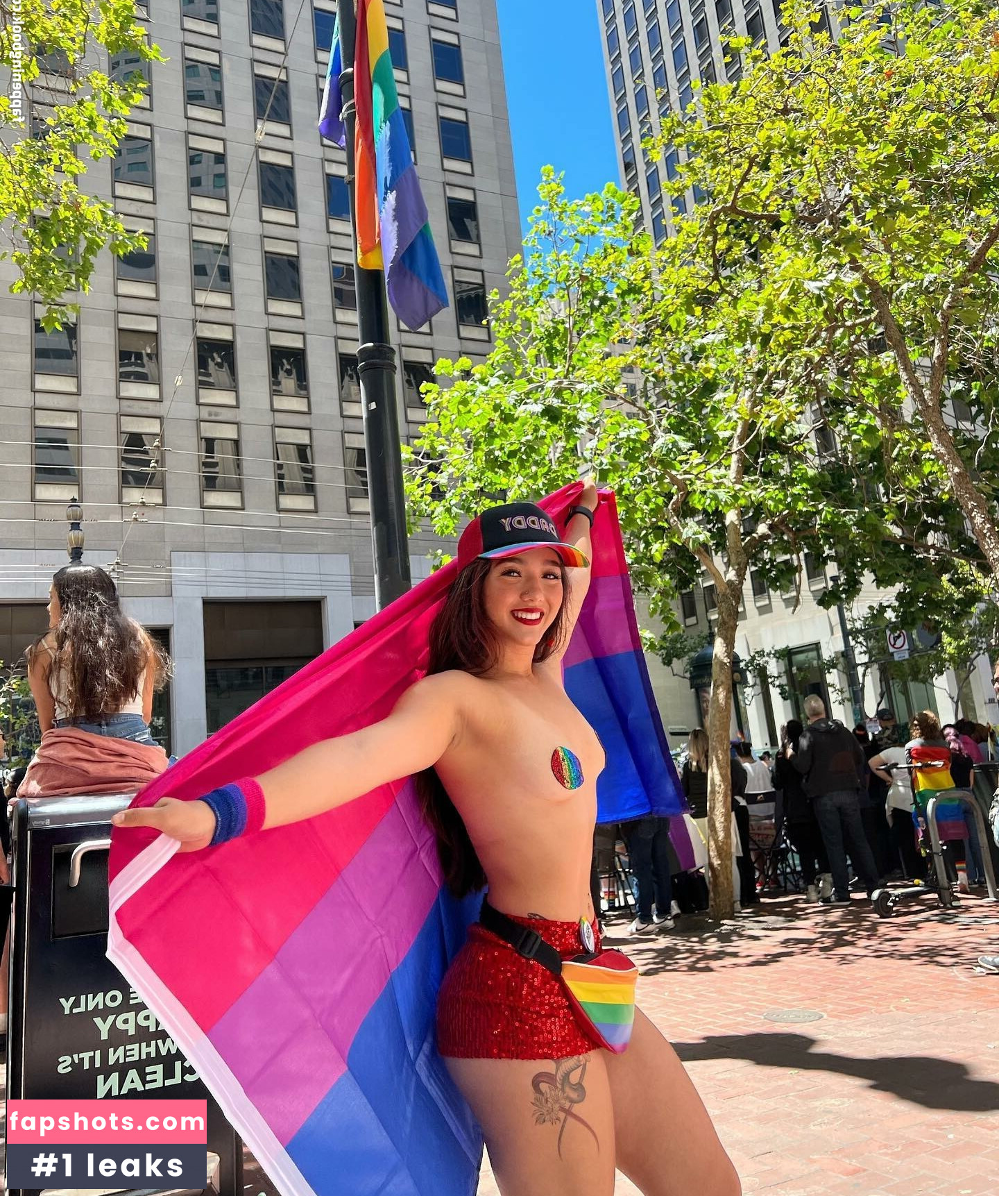 Eliza Chau gallery photo #49