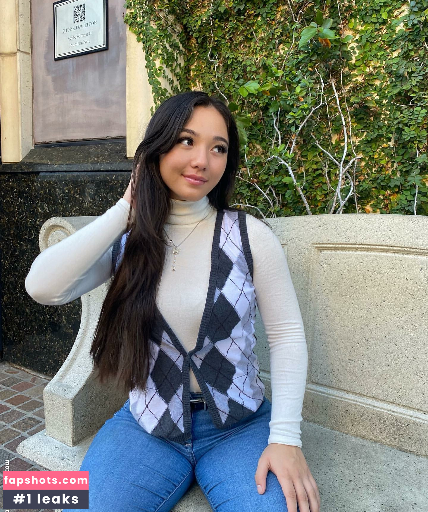 Eliza Chau gallery photo #6