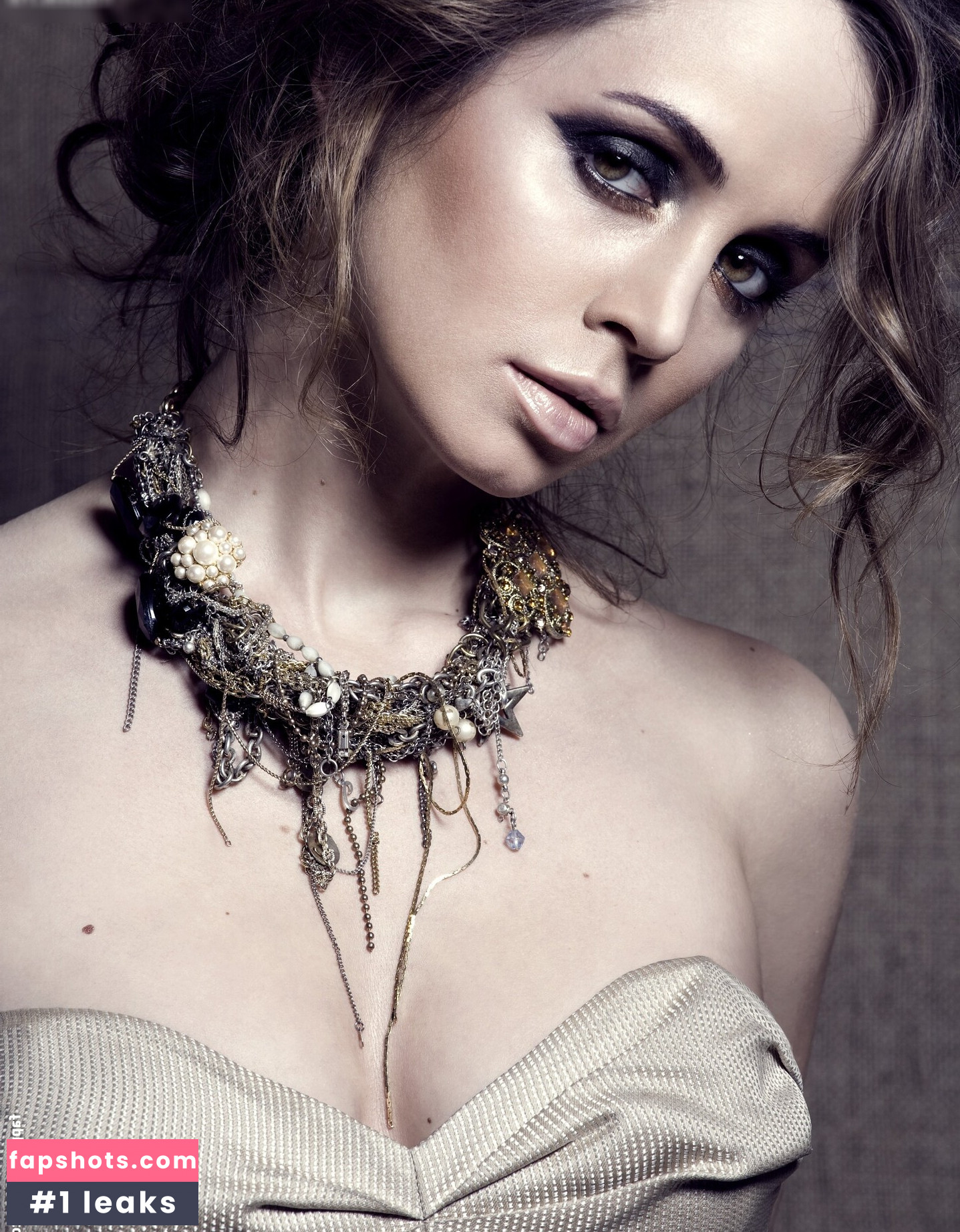 Eliza Dushku gallery photo #5